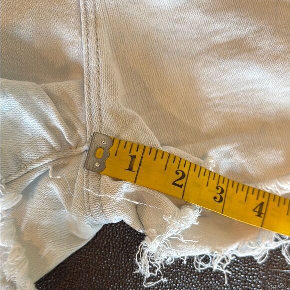 Levi's Light Denim Jean Shorts High-Waisted Cut Off size 28 - Picture 7 of 7